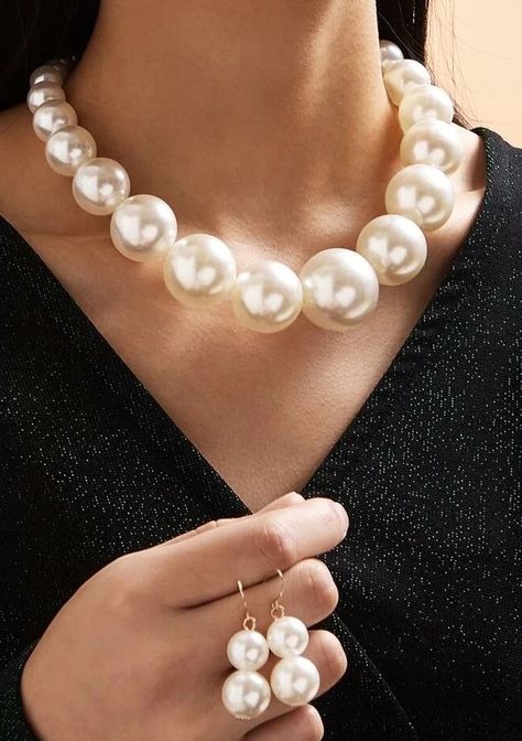 Style Pearl Necklace, Delicate Choker Necklace, Chunky Pearl Necklace, Pearl Necklace Choker, Delicate Choker, Wedding Necklace Set, Chunky Pearls, Bridesmaid Pearls, Pearl Necklace Earrings