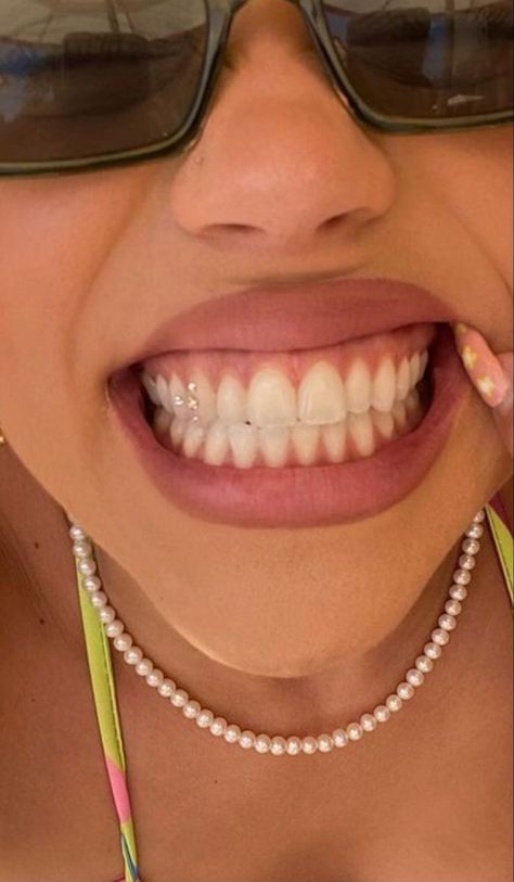 Pretty Teeth, Dental Jewelry, Grillz Teeth, Tooth Jewelry, Diamond Teeth, Tooth Gems, Trendy Products, Grills Teeth, Perfect Teeth