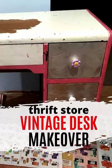 Desk Makeover Ideas, Desk Upcycle, Before And After Furniture, Floating Centerpieces, Desk Makeover Diy, Creative Upcycling, Burled Wood Furniture, Bedroom On A Budget, General Finishes Milk Paint