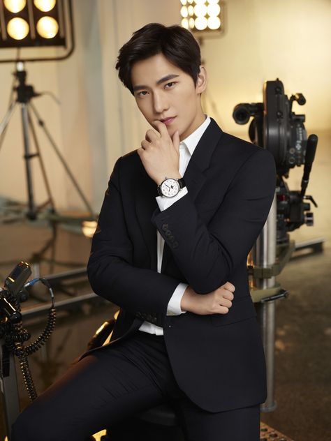 The dancer-turned-actor-singer is featured in the luxury brand’s latest watch campaign in China Li Shang, Yang Yang Actor, King's Avatar, G-dragon, Asian Man, Septième Art, Chinese Man, Cnblue, Yang Yang