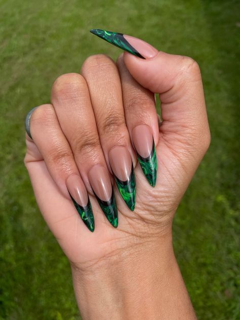 ✨PLEASE READ DESCRIPTION BELOW✨ This Green & Black French Press On Nail Design is Completely Handcrafted & Made to Order  Each Set is Custom & Unique to you!  Our Nail Sets are made with Durable Gel Polish that are 100% Vegan & Cruelty Free!  Our Sets can also be reusable if taken off properly with no damage to nails! Your Order Includes: 10 Press On Nails Hand-painted Reusable Shipping Box Free Gift Bag (Prep Kits/Applicators SOLD SEPERATELY!) ✨Model in Photo is Wearing Long Length & Stiletto Shape.✨ ✨PLEASE READ BEFORE PURCHASING✨ Because each of our nail sets are hand painted, there is a chance that designs may slightly vary or may have the tiniest imperfection. Colors may slightly vary due to screen display quality and settings. Certain nail shapes may not be available in certain lengt Forest Green Stiletto Nails, Black To Green Ombre Nails, Black And Green French Tip Nails, Green Gothic Nails, Cool Green Nails, Nails With Different Colors On Each Hand, Emerald Green Stiletto Nails, Green Black And White Nails, Green Tip Nails French