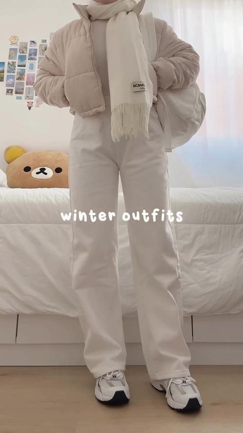 Blonde Autumn Outfit, Winter Outfits For Students, Winter Outfits Realistic, White Headband Outfit Winter, Winter Outfit Inspo Snow, Everyday Outfits For Winter, Casual Outfits For School Winter, Winter Outfits Canada School, Uniqlo Heattech Outfit