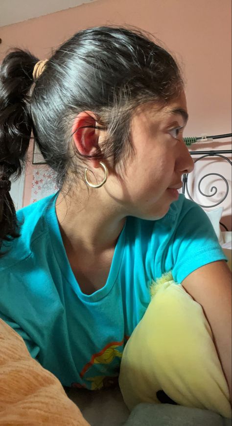 Small Chin Side Profile, Good Side Profile Woman, Flat Side Profile, Person Looking Up Side Profile, Person Smiling Side Profile, Latina Side Profile, Soft Side Profile, Soft Jawline Side Profile, Round Face Side Profile