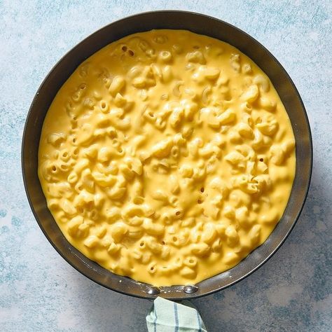 Five-Ingredient Recipes to Make in a Pinch | Taste of Home Skillet Mac And Cheese Cast Iron, Skillet Casserole, Skillet Mac And Cheese, Pasta Recipes For Kids, Cream Pasta, Iron Skillet Recipes, Best Mac And Cheese, Natural Cheese, Creamy Mac And Cheese