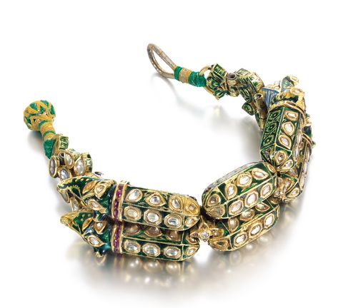 Mughal Jewelry, Antique Gold Bracelet, Jaipur Jewelry, Wedding Jewellery Designs, Rajputi Jewellery, Kundan Jewellery Bridal, Antique Gold Jewelry Indian, Antique Jewellery Designs, Antique Jewelry Indian