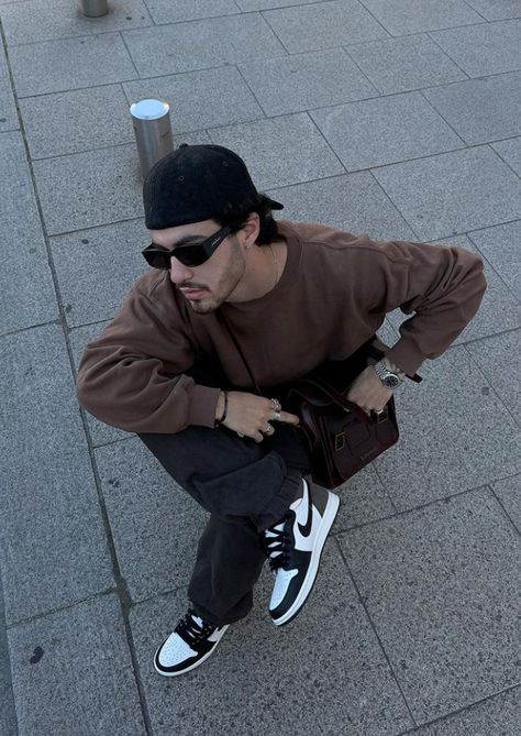 Mocha Ones Outfit, Jordan 1 Black Outfit, Mens Fashion Graphic Tees, Dark Mocha 1s Outfit, Jordan Mocha Outfit, Jordan 1 Dark Mocha Outfit, Nike Dunk Low Outfit Men, Mocha Outfit, Nike Dunk Low Outfit