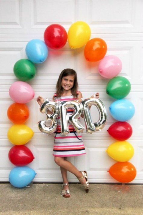 13 of The Best Easy Back To School Party Ideas 1st Day Of School Pictures, Back To School Party Ideas, School Party Ideas, First Day Of School Pictures, Back To School Breakfast, Back To School Pictures, Diy Back To School, Back To School Bulletin Boards, First Day School