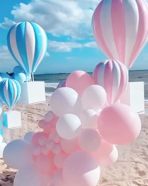 Hot Air Balloon Wedding, Hot Air Balloon Party, Bubble House, Gender Reveal Balloons, Balloon Stands, Gender Reveal Decorations, Baby Gender Reveal Party, Baby Shower Presents, Baby Shower Party Favors