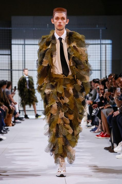 Comme des Garçons: Spring 2019 Campy Aesthetic, Campy Fashion, Comme Des Garcons Menswear, Hunger Games Outfits, Comme Des Garcons Men, Camp Fashion, Gala Themes, Camping Style, Cheap Mens Fashion