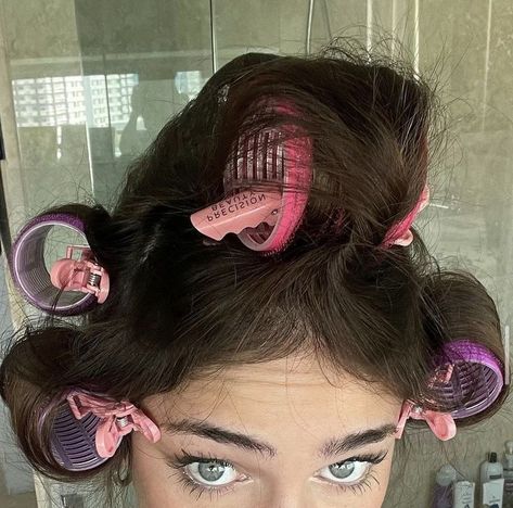 Heatless Curls, Aesthetic Coquette, Hair Rollers, Foto Ideas Instagram, Hair Curlers, Fashion Aesthetic, Just Girl Things, Just Girly Things, Feminine Energy