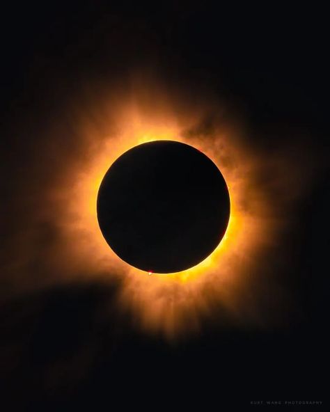 Take a look at some of the incredible first photos of the 2024 Great North American Eclipse. The last total solar eclipse in American for 20 years. Character Aesthetics, Total Solar Eclipse, Total Eclipse, Solar Eclipse, Art Project, First Photo, Textile Design, 20 Years, Circles