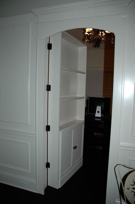 Secret Door Design, Secret Room Design, Hidden Door Design, Secret Room Ideas, Secret Rooms In Houses, Hidden Door Bookcase, Hidden Closet, Hidden Room, Bookshelf Door