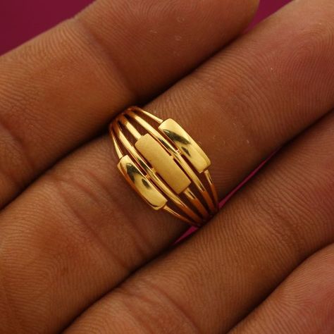 Antique Gold Rings, Unique Gold Jewelry Designs, Indie Jewelry, Gold Bridal Jewellery Sets, Gold Bridal Earrings, Gold Jewelry Stores, Mens Gold Rings, Gold Pendant Jewelry, Gold Rings Fashion