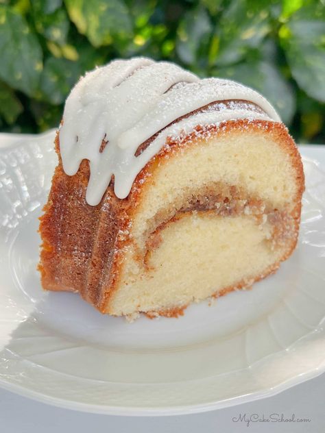 Snickerdoodle Bundt Cake, Vanilla Bundt Cake Recipes, Bunt Cake Recipe, My Cake School, Snickerdoodle Cake, Easy Bundt Cake Recipes, Easy Bundt Cake, Cake Recipes From Scratch, Pound Cakes