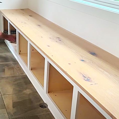 DIY Storage Shelf Seat - How To Build Storage Space - Easy Woodworking Ideas Diy Bench Seat, Mudroom Remodel, Diy Entryway Bench, Wooden Storage Bench, Diy Storage Shelves, Mudroom Bench Cushion, Mudroom Bench Seat, Diy Storage Bench, Storage Bench Seating