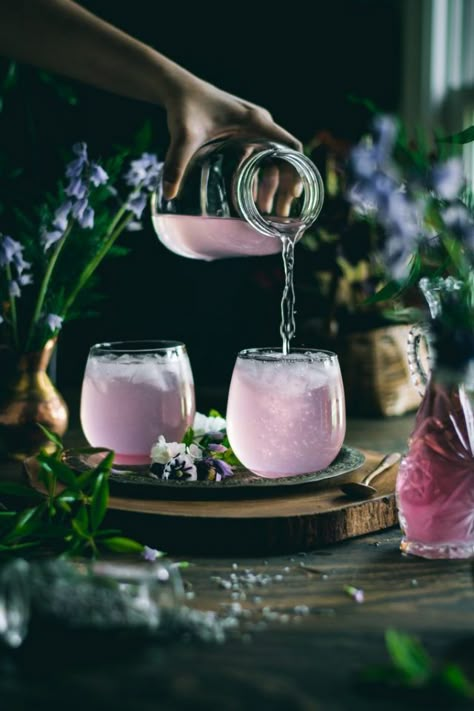 Lavender Lemonade - Love is in my Tummy Lavender Lemonade, Low Carb Cookies, Fancy Drinks, 5 Ingredient, Non Alcoholic Drinks, Refreshing Drinks, Cocktail Drinks, Mocktails, Summer Drinks