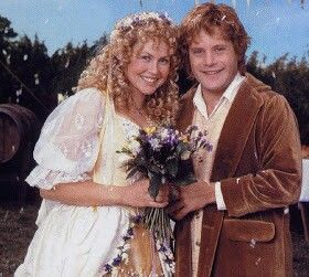 Sam and Rosie #LOTR Rosie Cotton, Hobbit Fashion, Hobbit Wedding, Hobbit Costume, Lotr Wedding, Hobbit Party, Lotr Costume, Lotr Cast, Samwise Gamgee