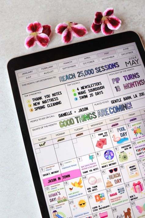 Download this free digital calendar and see for yourself why it is more creative and fun than using other online calendar options. Free Planner Apps For Ipad, Family Calendar App, Microsoft Outlook Calendar, Free Calender, Planners For Ipad, Cute Daily Planner, Digital Planner For Ipad, Goal Setting Printable, Outlook Calendar
