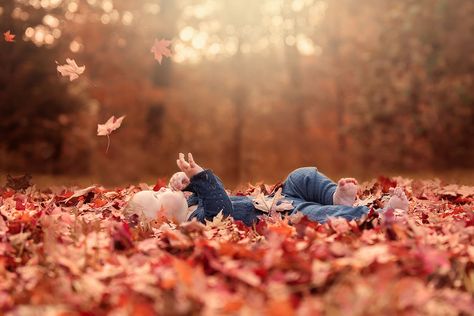 Fall Baby Photos, Fall Photoshoot Family, Fall Baby Pictures, Baby Photo Ideas, Photo Bb, Family Photoshoot Poses, Fall Shoot, Toddler Photos, Fall Family Pictures