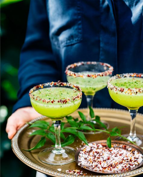 Get in the Mexican groove with this tangy tipple. Serves 4 Chilli Margarita, Xmas Cocktails, Cucumber Margarita, Best Margarita, Best Margarita Recipe, Cocktails And Canapes, Margarita Ingredients, Margarita Day, Perfect Margarita