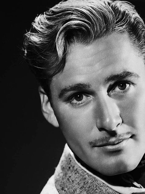 Errol Flynn - a handsome Aussie Klasik Hollywood, George Hurrell, Errol Flynn, Hollywood Men, Classic Movie Stars, Mel Gibson, Hollywood Icons, Sean Connery, Hollywood Legends