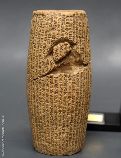 Cyrus Cylinder Great Cyrus, Cyrus Cylinder, Persian King, Cyrus The Great, Iranian Architecture, Persian Empire, Stylish Hijab, Beautiful Country, Human Rights