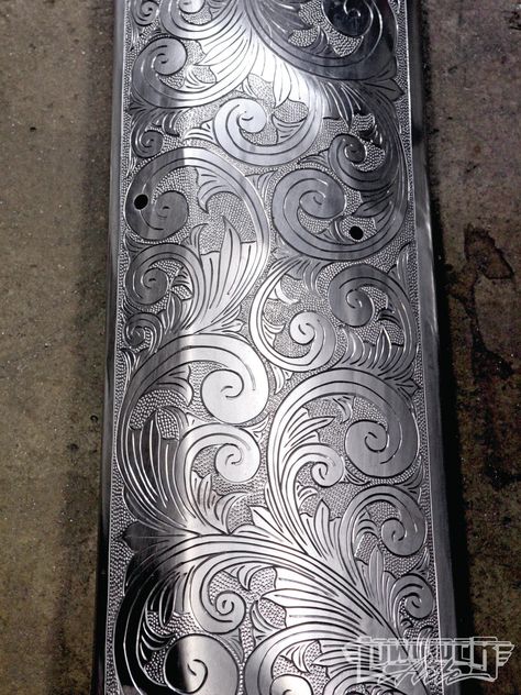 Hernan D’Aloia - Engrave It! - Lowrider Arte Magazine Engraving Metal Ideas, Metal Engraving Pattern, Metal Engraving Designs, Engraving Art Metal, Metal Engraving Tools, Lowrider Arte, Etching Tool, Engraving Metal, Filigree Tattoo