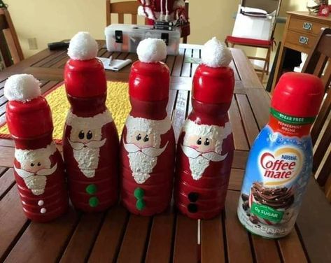 Christmas Lasagna Dessert, Coffee Creamer Bottle Crafts, Christmas Lasagna, Coffee Creamer Bottles, Creamer Bottles, Peppermint Coffee, Lots Of Coffee, Coffee Mate, Santa Candy