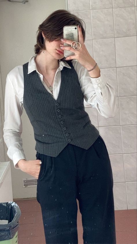 Shirt With Waistcoat Women, Formal Outfits Nonbinary, Graduation Outfit Nonbinary, Women’s Waistcoat Suit, Masculine Semi Formal Outfits, Masc Suit Women, Trans Guy Prom Outfits, Gender Neutral Semi Formal Outfit, Masculine Graduation Outfit