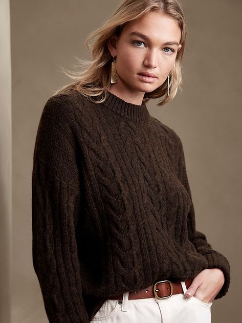 Saw this on Banana Republic: French Winter Style, Poshmark Outfits, Tunic Sweater Outfits, Fall Athleisure, Timeless Fashion Pieces, Brown Tunic, Preppy Fall Outfits, I Fall To Pieces, Winter Sweater Outfits