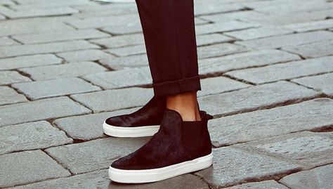 High Top Slip Ons Vans High Tops Outfit, Van High Tops Outfit, On Sneakers Outfit, Slip On Sneakers Outfit, Black Slip On Sneakers Outfit, Galvanized Wall, High Tops Outfit, Vans High Tops, How To Wear Vans