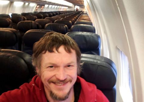 Man Gets Entire Plane to Himself After Booking Mistake: 'A Once in [a] Lifetime Experience' Commercial Plane, Private Plane, Samos, Easy Jobs, Travel Articles, Boeing 737, Crew Members, Air France, Northern Italy