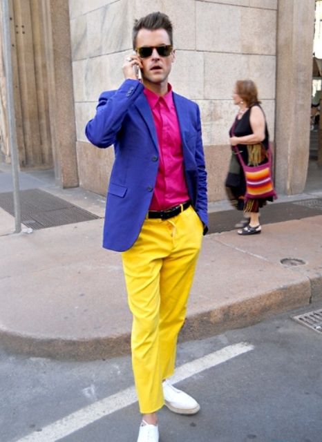 With pink shirt, bright color jacket and white shoes Triadic Outfit, Analogous Fashion, David Goodsell, Mens Yellow Pants, Colorful Outfits Men, Triadic Colors, Yellow Pants Outfit, Bright Colored Shoes, Split Complementary