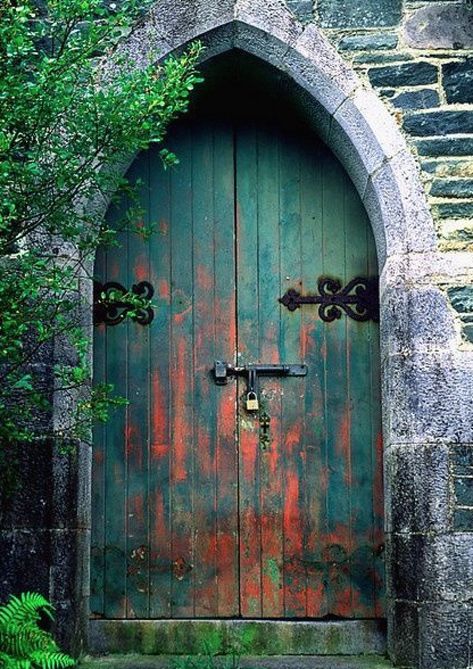 9 Instagram Worthy Front Doors From Europe Porte Cochere, When One Door Closes, Porte Decorate, Cool Doors, Green Door, Lukisan Cat Air, Old Door, Old Doors, Old Stone