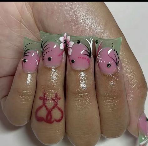 Spice Girls Aesthetic, Nails 3d Art, Pink Red Nails, Black Nail Tech, Duck Nail, Flared Nails, Flare Nails, Jade Nails, Junk Nails