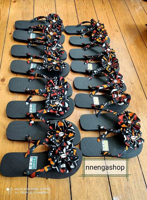 bogolan flip flops, bogolan sandals, bogolan flip flops, Wax Flip Flop - Afrikrea Afro Punk Fashion Black Women, Fabric Flip Flops, African Print Shoes, African Inspired Jewelry, Shoe Advertising, African Shoes, African Bag, Diy Slippers, African Crafts