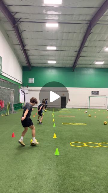 Diy Soccer Training Equipment, Easy Soccer Drills, Dribbling Drills Soccer, Dribbling Football, Soccer Defense Drills, Running Facts, Soccer Rebounder, Soccer Training Workout, Soccer Training Equipment