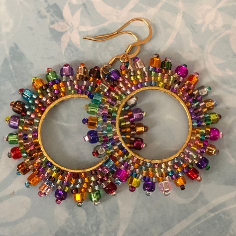 Dangle Hoop Earrings Bright Multicolored Jeweltone Seed Bead Earrings - Etsy Hoop Earrings Diy, Seed Bead Jewelry Patterns, Dangle Hoop Earrings, Earrings Diy, Lightweight Earrings, Beaded Hoop Earrings, Pearl Earrings Dangle, Seed Bead Earrings, Pink Earrings