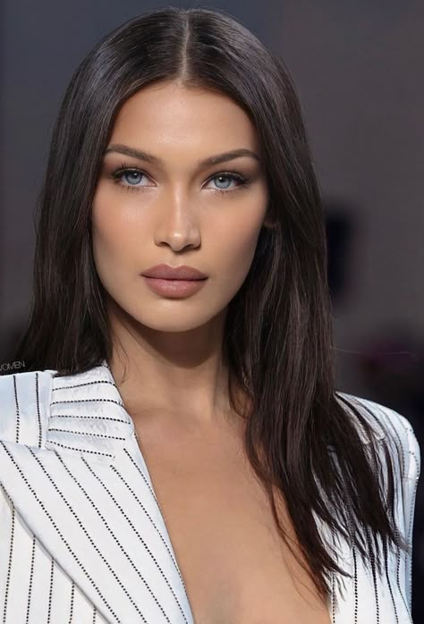 Adriana Lima Brown Hair, Bella Hadid Dark Hair, Bella Hadid Brown Hair, Bella Hadid Makeup Looks, Adriana Lima Hair, Adriana Lima Makeup, Mrs Bella, Bella Hadid Makeup, Boss Vibes