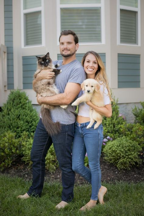 family photo with cat and puppy Cat Family Photos, Cat Family Photo, Pet Family Photos, Cat And Puppy, Dog Family Pictures, Porch Pictures, Christmas Cars, Newborn Puppy, Cat And Dog Photos