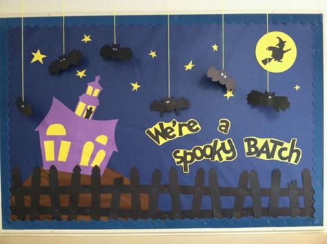 Halloween Bulletin Board Ideas to give your Classroom a Spooky Look - Hike n Dip Halloween Bulletin Board Ideas, October Bulletin Boards, Door Bulletin Boards, Thanksgiving Bulletin Boards, Work Bulletin Boards, Halloween Bulletin Boards, Birthday Bulletin Boards, Fall Bulletin Boards, Library Bulletin Boards