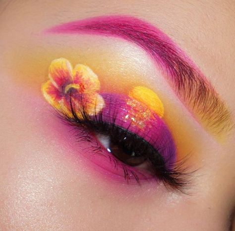 Hawaiian Makeup, Hawaii Makeup, Yellow Makeup, Event Makeup, Eye Makeup Pictures, Ethereal Makeup, Colorful Eye Makeup, Glamorous Makeup, Makeup Eye Looks