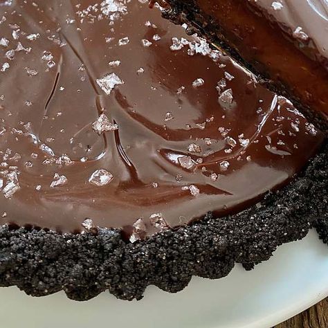 Dark Chocolate Tart - Barefoot Contessa Chocolate Tart Recipes, Dark Chocolate Tart, Chocolate Tarts Recipe, Caramel Tart, Ina Garten Recipes, Chocolate Pie, Barefoot Contessa, Chocolate Wafers, Salted Chocolate