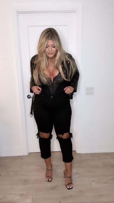 Vegas or Concert Outfit Inspo! Size up in the Shapewear bodysuit! Black Bodysuit Outfit Plus Size, Curvy Party Outfit Night, Mid Size Going Out Outfits Night, Juanes Concert Outfit, Cute Casino Outfit, Casino Outfit Plus Size, Freestyle Concert Outfit Women, New Years Plus Size Outfit Ideas, Cute All Black Outfits Night Out