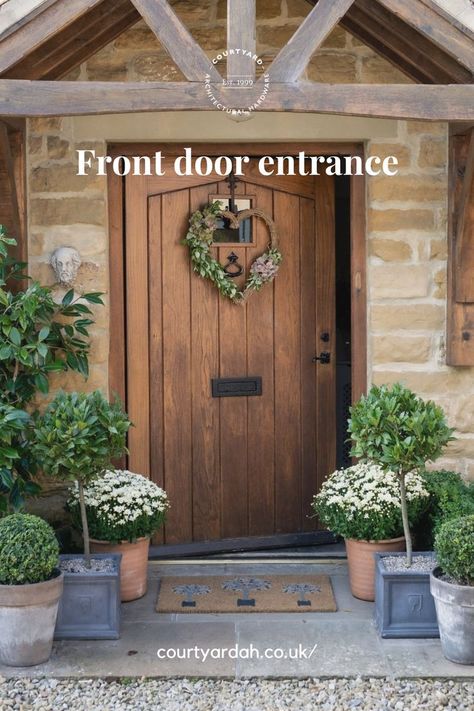 Front Door Entrance Ideas, Country Front Door, Unique Front Doors, Cottage Front Doors, Traditional Front Doors, Beautiful Front Doors, House Front Porch, French Doors Exterior, Cottage Door