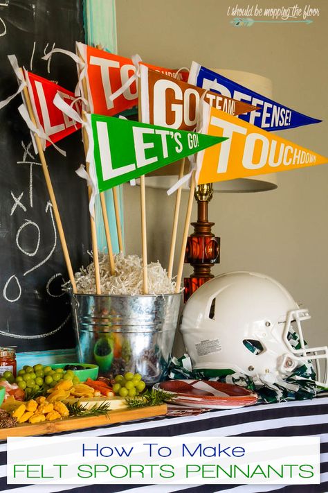 Make your own vintage-like Felt Sports Pennants! These are perfect as a party centerpiece or even kitschy home decor. Easy-to-follow tutorial. Super Bowl Theme Party, Sports Table Decorations, Game Day Theme Party, Superbowl Centerpiece Ideas, Office Tailgate Party Decorations, Sports Themed Birthday Party Decorations, Superbowl Centerpieces, Tailgate Centerpieces, Football Tailgate Decorations