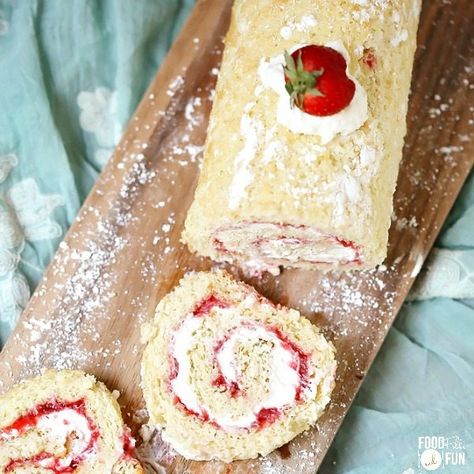 Strawberry Shortcake Roll, Strawberry Syrup Recipes, Strawberry Roll, Shortcake Biscuits, Strawberry Shortcake Recipes, Shortcake Recipe, Strawberry Syrup, Salty Cake, Easy Strawberry