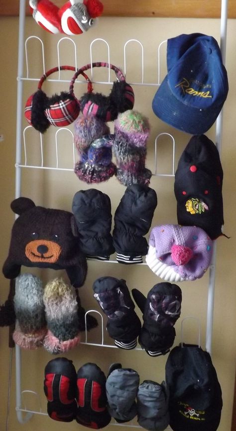 Mitten Drying Rack, Winter Gear Storage, Winter Gear Organization, Diy Mittens, Drying Room, Diy Shoe Rack, Hat Organization, Trendy Hat, Hat Storage