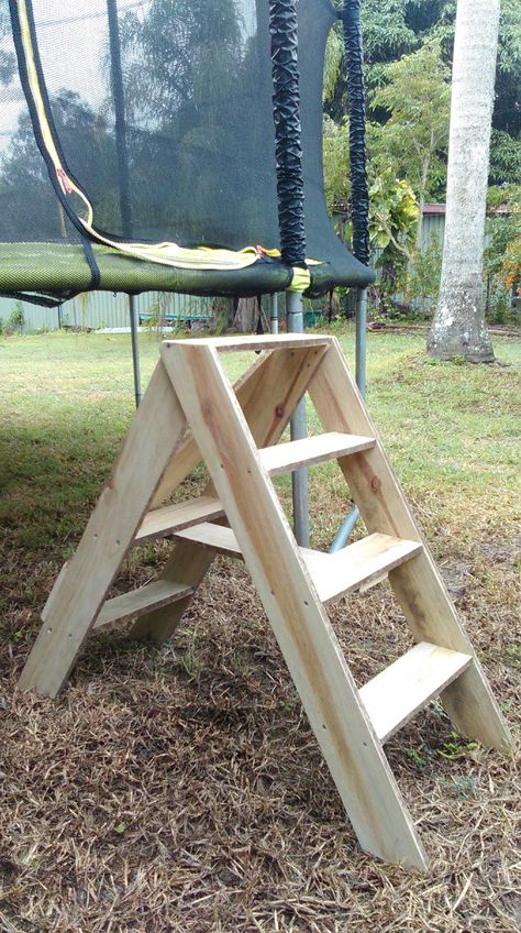 Decorative Raised Garden Beds, Flower Pot Tower, Trampoline Ladder, Diy Ladder, Kids Trampoline, Shoe Holders, Trampolines, Diy Holder, Outdoor Tiles