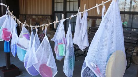 9 Ways You Aren't Using Mesh Laundry Bags, But Should Be Laundry Bags Diy, Dryer Lint Trap, Diaper Station, House Elves, Machine Photo, Old Towels, Laundry Bags, Diy Laundry, Homeless Shelter